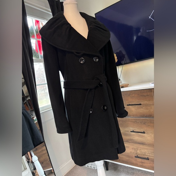 Ellen Tracy Elegant Black Coat - Picture 3 of 13